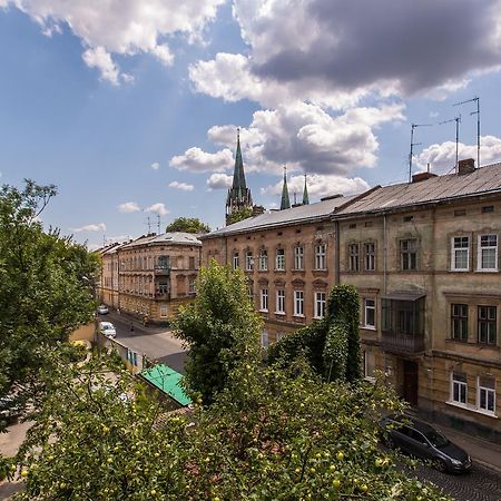 1 Bedroom Apartment Near Elizabeth'S The Cathedral Lviv Luaran gambar