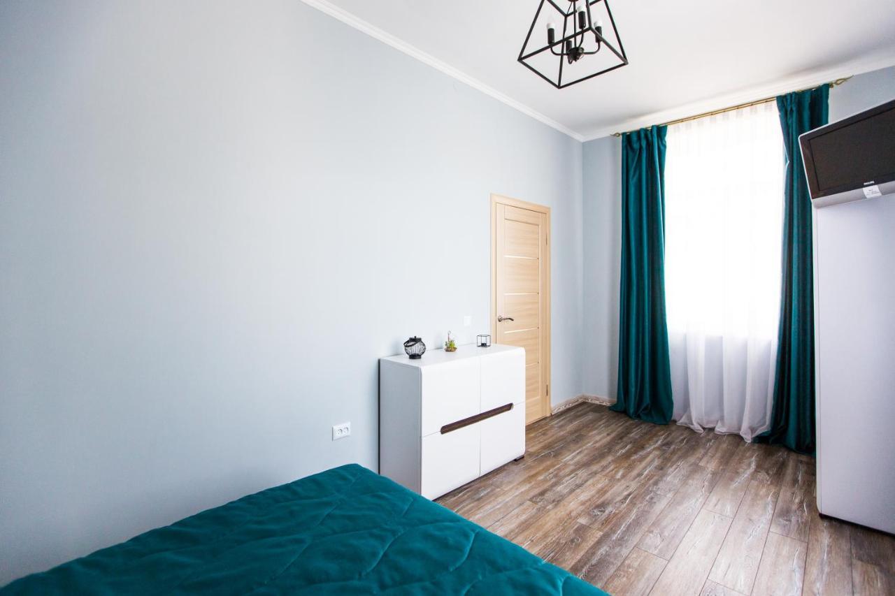 1 Bedroom Apartment Near Elizabeth'S The Cathedral Lviv Luaran gambar