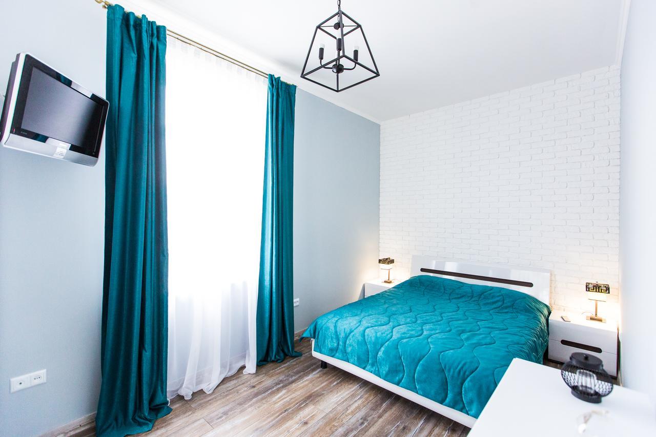 1 Bedroom Apartment Near Elizabeth'S The Cathedral Lviv Luaran gambar