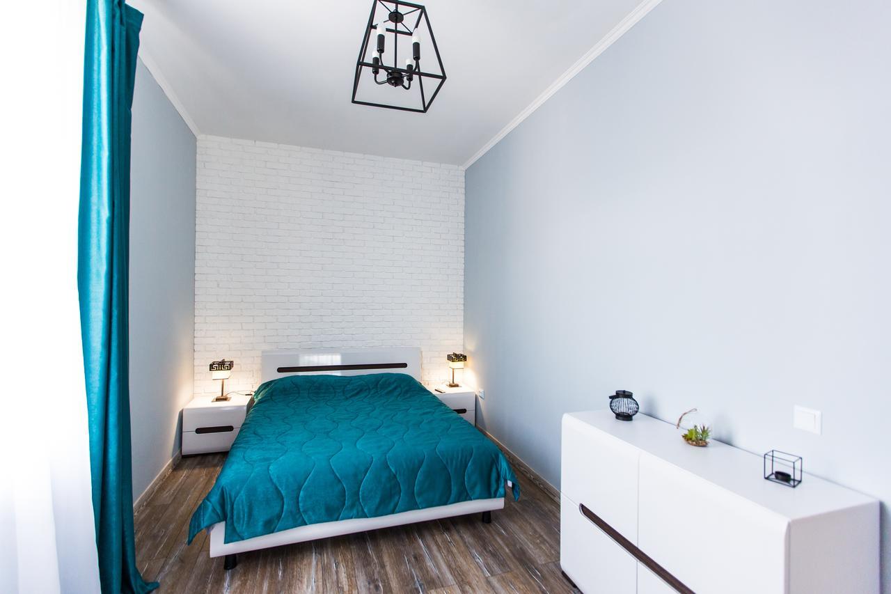 1 Bedroom Apartment Near Elizabeth'S The Cathedral Lviv Luaran gambar